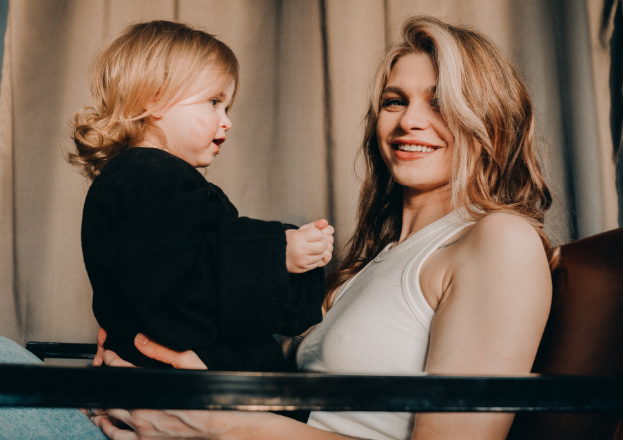 Заказать семейную фотосессию в студии с детьми - сеть фотостудий  Fashion Box – фото № 5