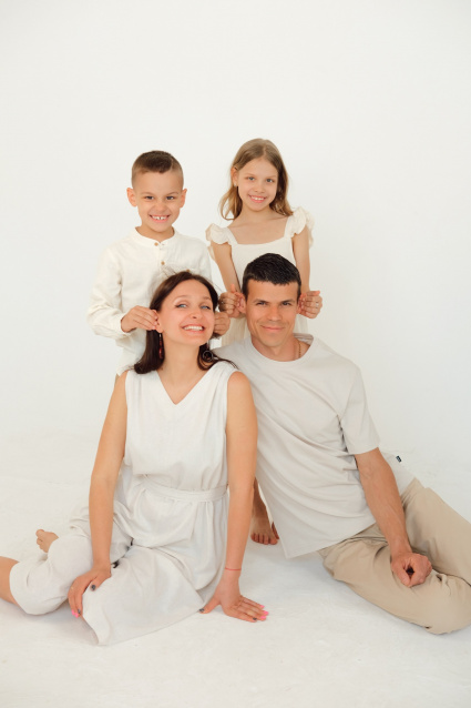 Заказать семейную фотосессию в студии с детьми - сеть фотостудий  Fashion Box – фото № 27