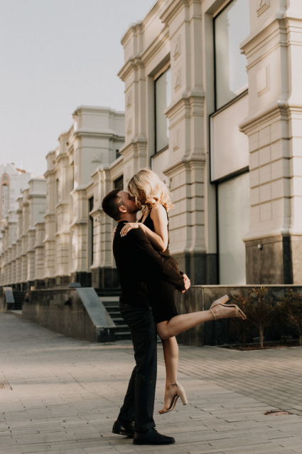 Заказать фотосессию Love Story - в студии по доступной цене от компании Fashion Box

 – фото № 12