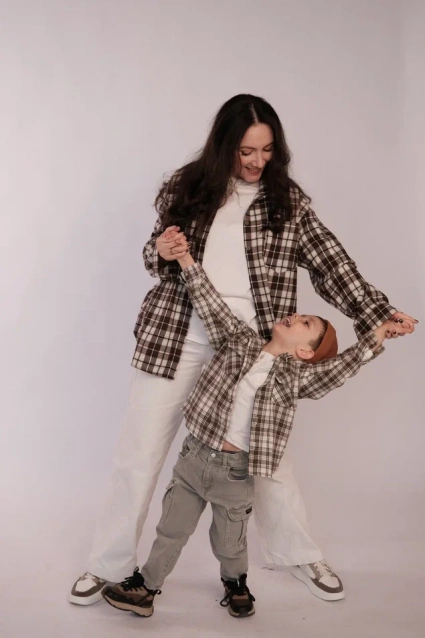 Заказать семейную фотосессию в студии с детьми - сеть фотостудий  Fashion Box – фото № 9