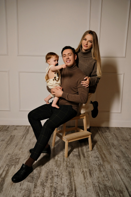 Заказать семейную фотосессию в студии с детьми - сеть фотостудий  Fashion Box – фото № 7