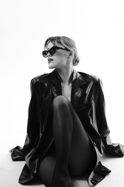 Заказать индивидуальную фотосессию в 2-х образах в Москве - по выгодным ценам от компании Fashion Box

 – фото № 12