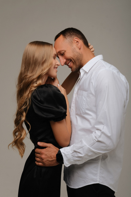 Заказать фотосессию Love Story - в студии по доступной цене от компании Fashion Box

 – фото № 15