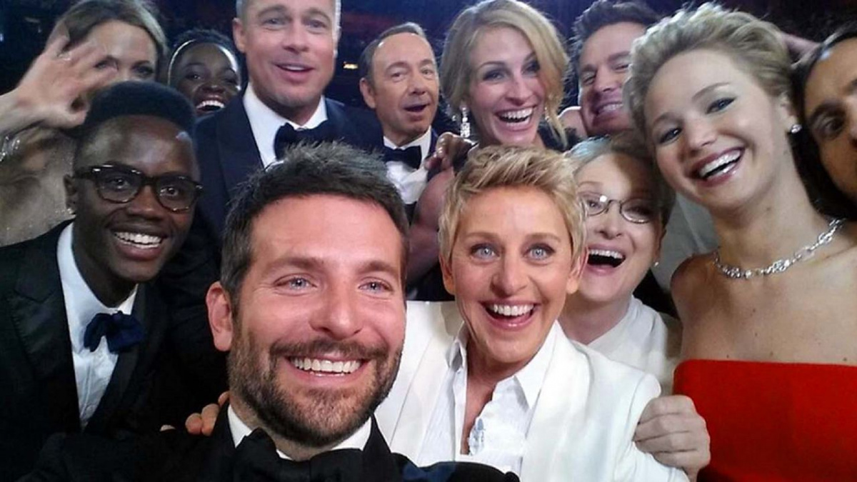 Как сделать крутое селфи? - Fashion Box
<!--'start_frame_cache_3JiYAU'--> – фото № 4